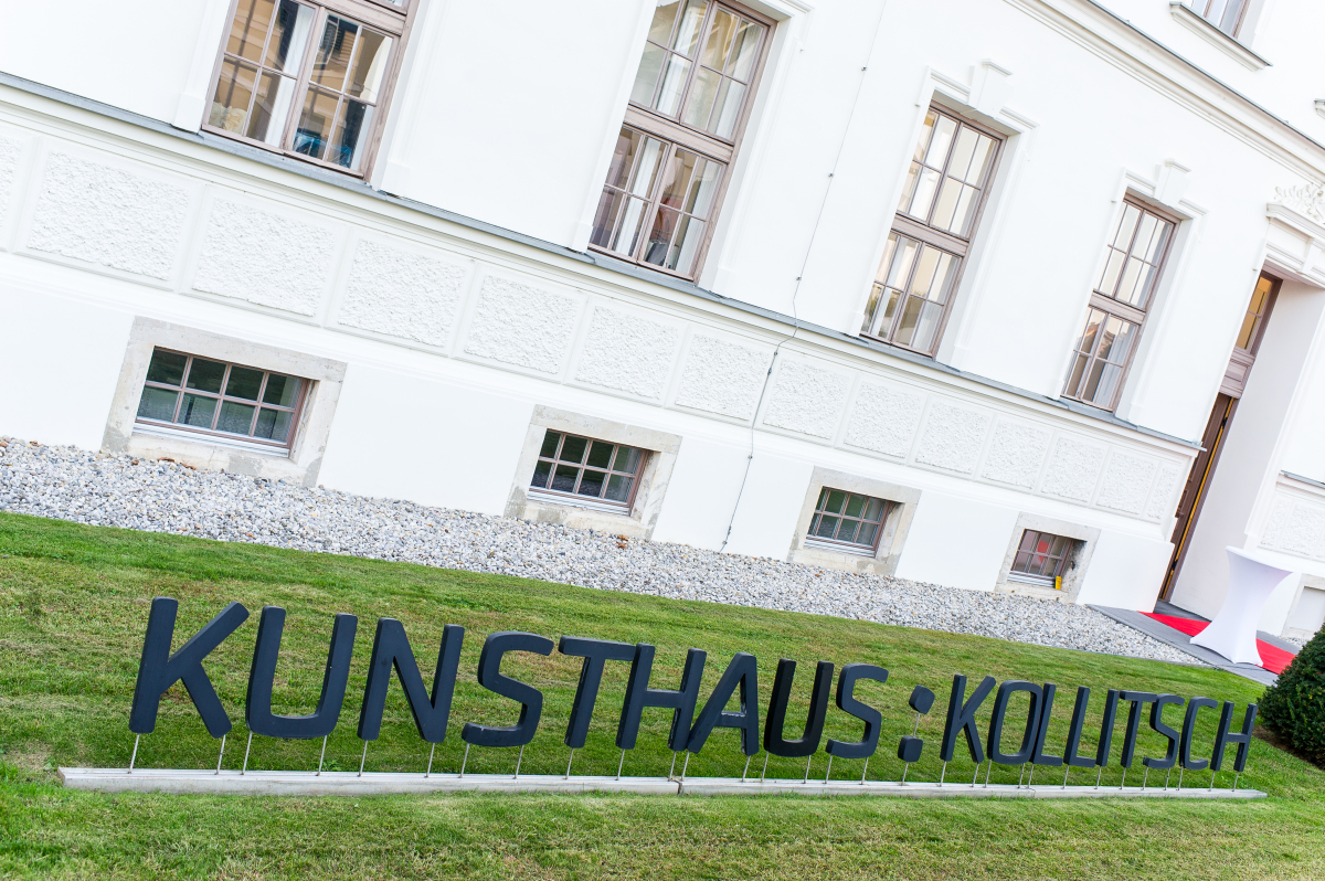 Kunsthaus : Kollitsch Fassade mit Schriftzug